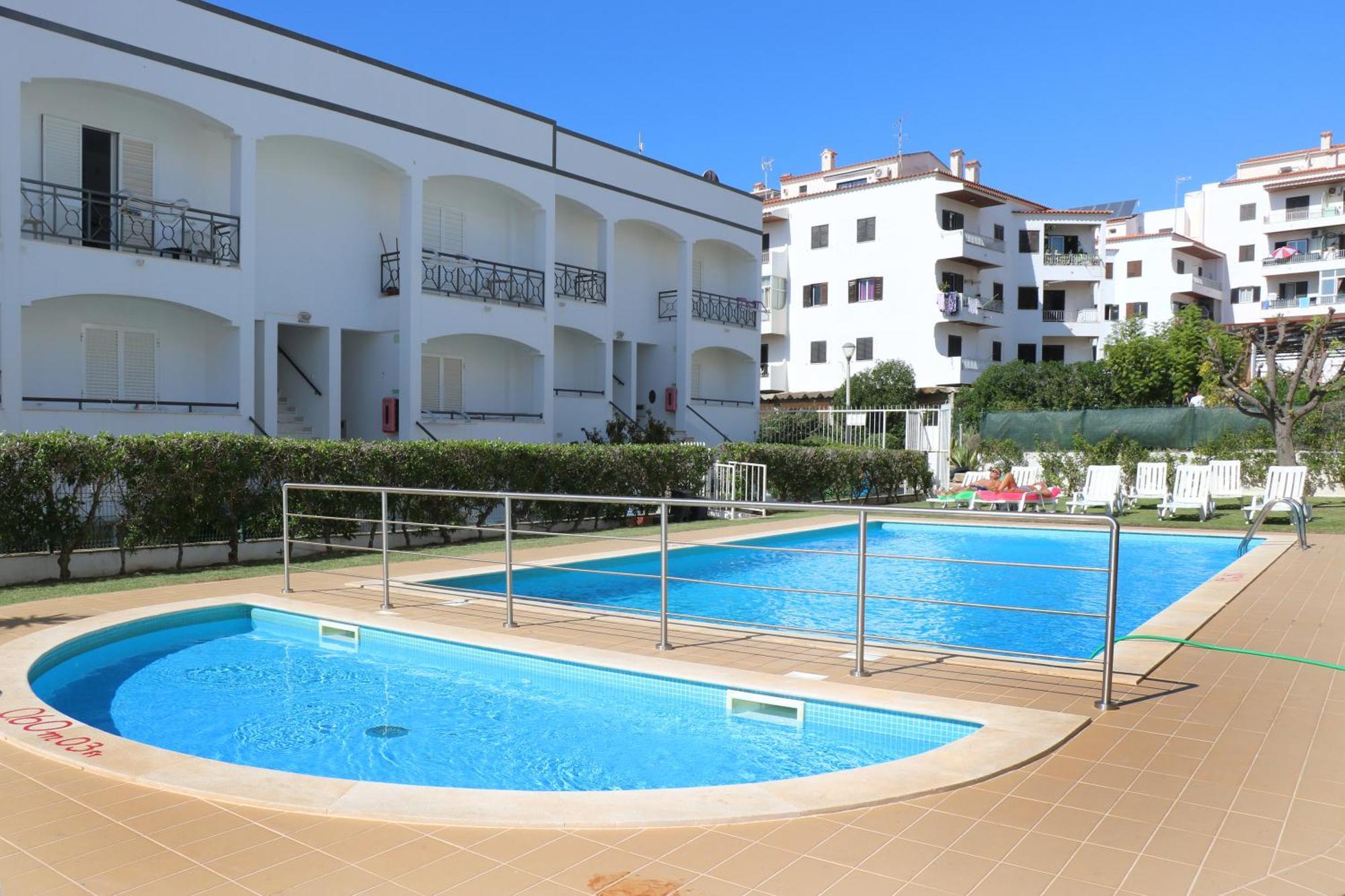 Apartamentos King'S Quarteira Exterior foto