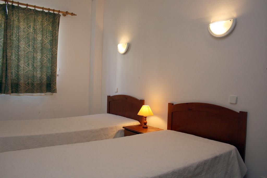 Apartamentos King'S Quarteira Quarto foto